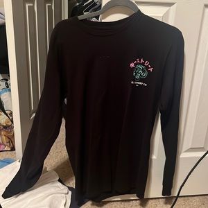 Men’s long sleeve graphic tee